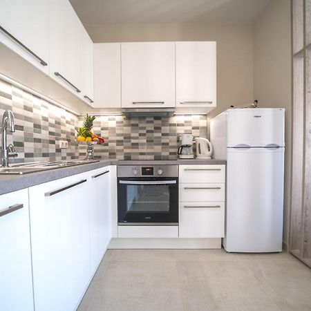 LargaStrada Suites Heraklion  Bagian luar foto