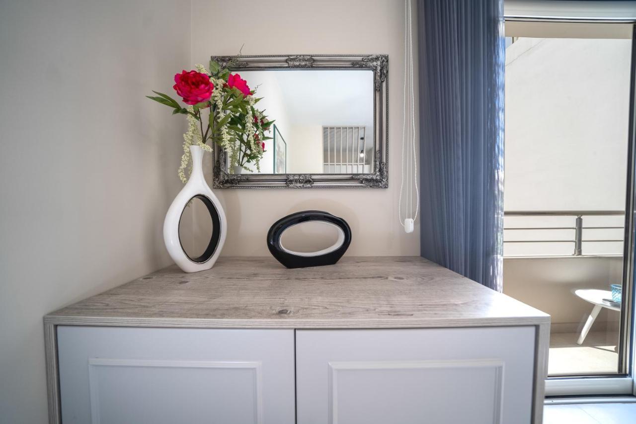 LargaStrada Suites Heraklion  Bagian luar foto