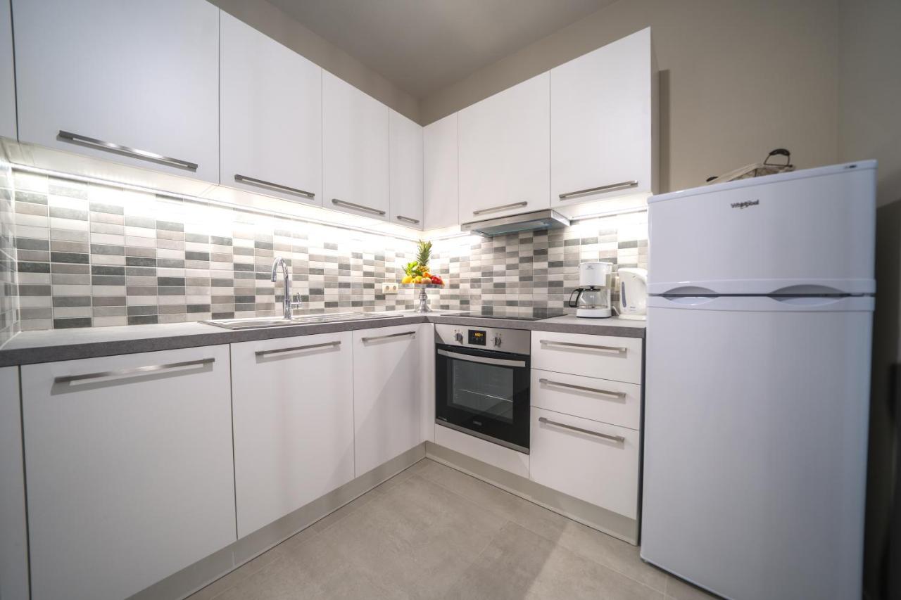 LargaStrada Suites Heraklion  Bagian luar foto